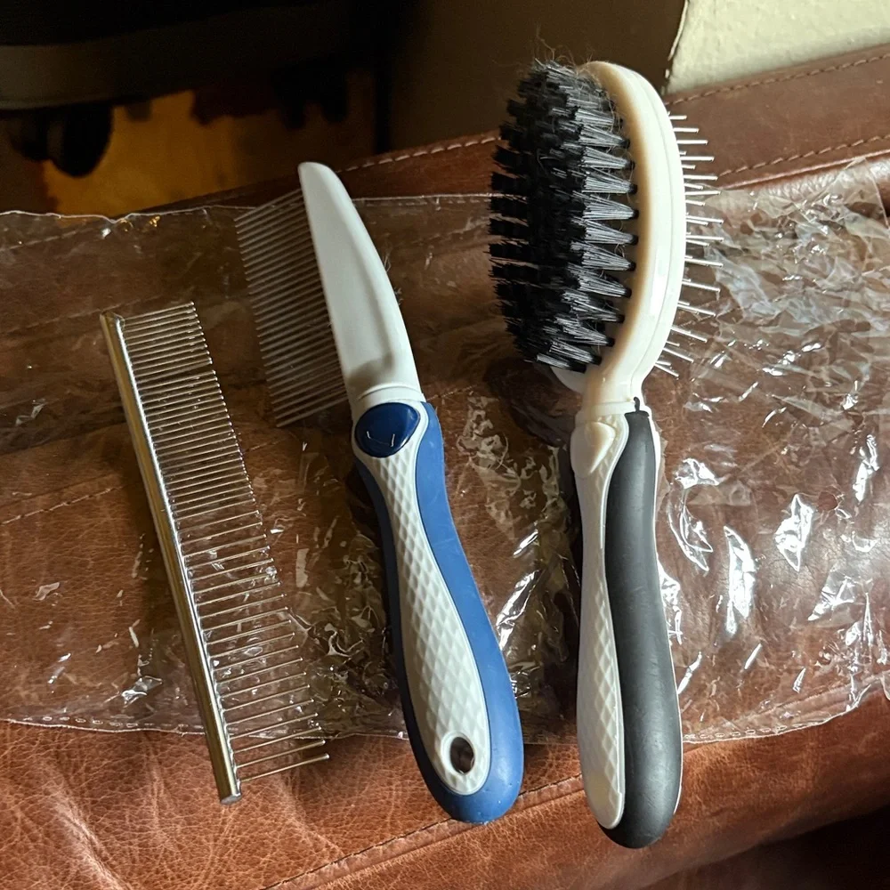 Dog Dual-Sided Grooming Brush and Comb Set -